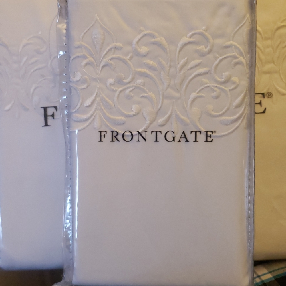 Front gate bedding